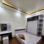 HOÀNG CẦU - Ô CHỢ DỪA: Nhà 5Tầng; MT5m; Ngõ thông; Kề Vườn hoa; Dân trí cao